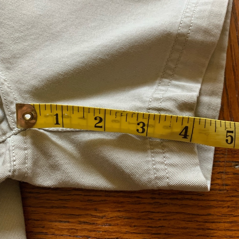 North face Kahki shorts - Picture 7 of 7